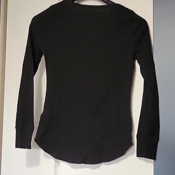 Old navy waffle shirt - Picture 2 of 4